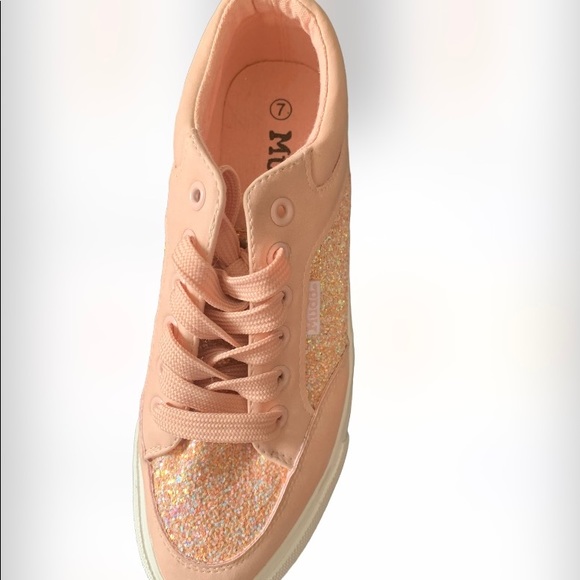 Mudd Size 7 Peach Glitter shoes, like new, used once in the office on carpet. - Picture 2 of 4